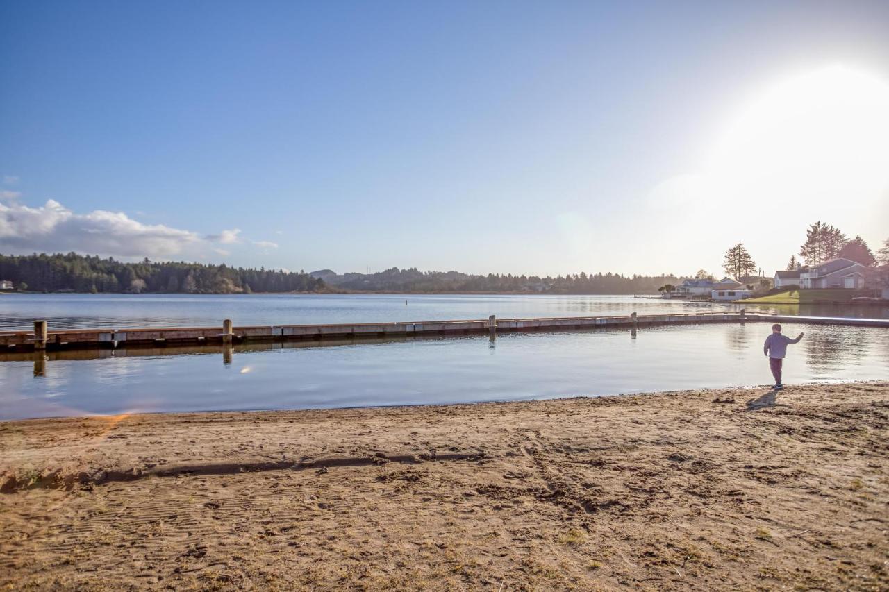 Regatta Park Lake House Линкън Сити Екстериор снимка
