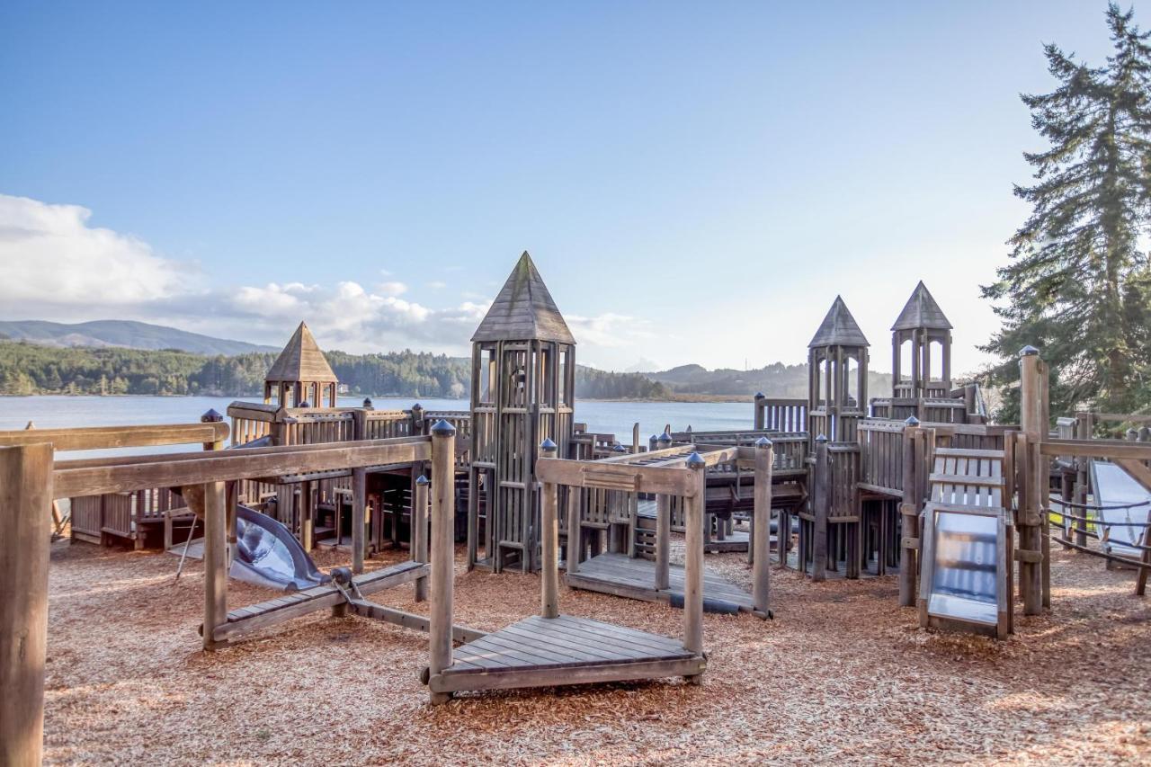 Regatta Park Lake House Линкън Сити Екстериор снимка
